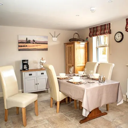 John's Dairy, Boolakennedy Boutique Farm Cottages * Cahir